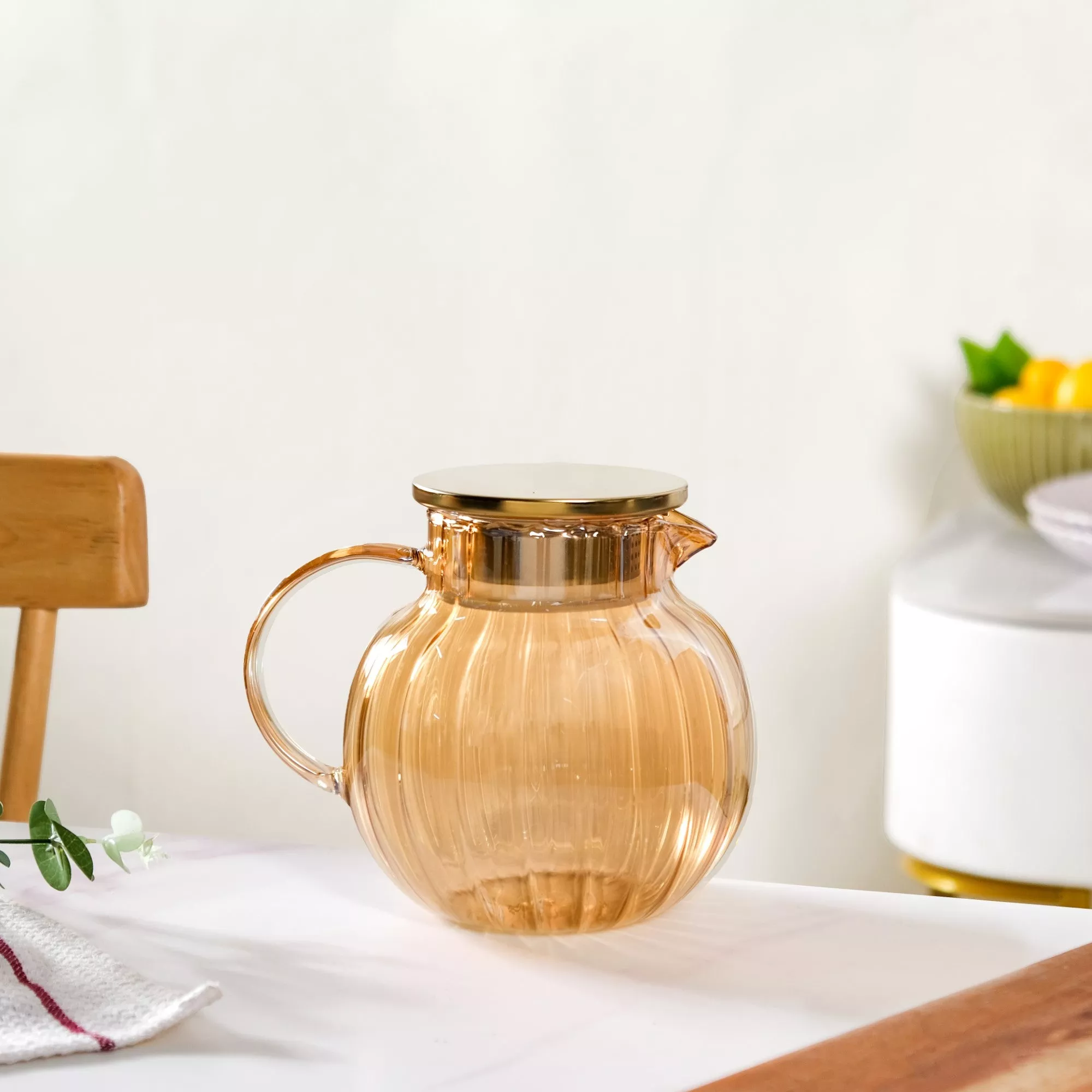 Amber Borosilicate Glass Pitcher 1300ml