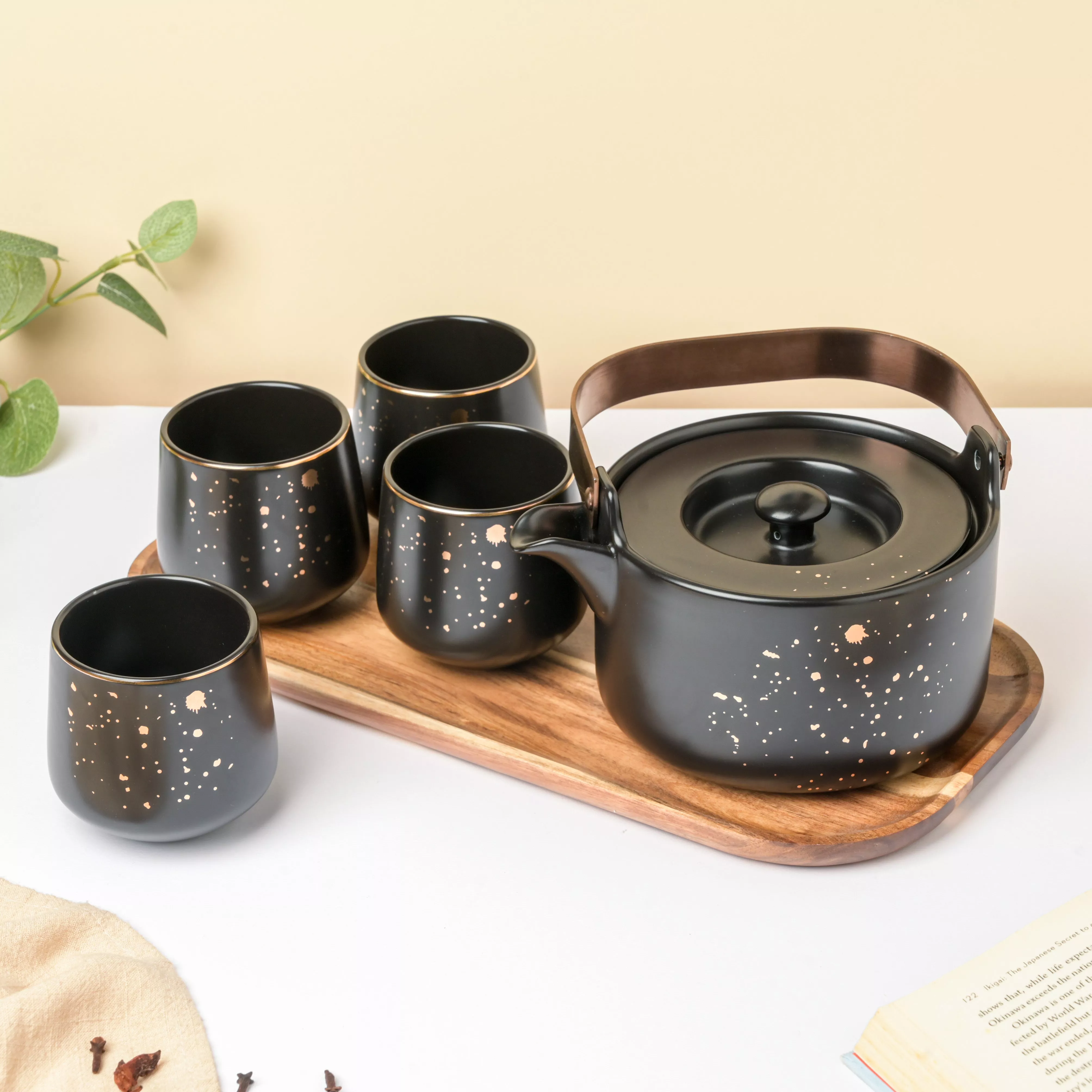 CARA Gold Detail Black Tea Set