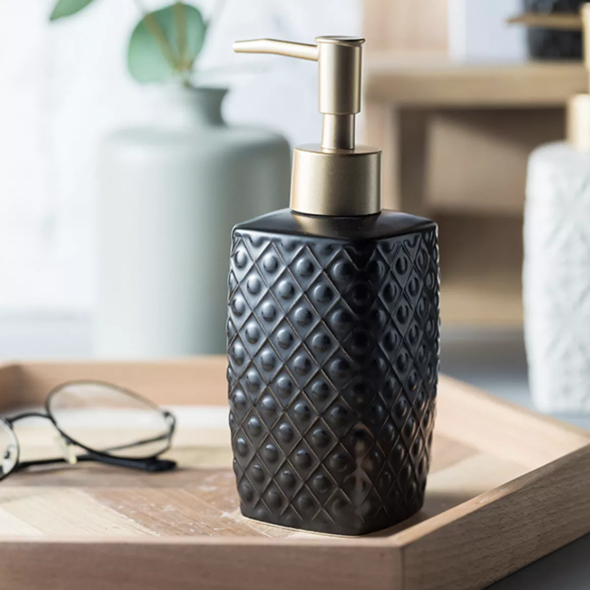 Fancy Soap Dispenser|White dots&Black dots&White triangles&Black triangles