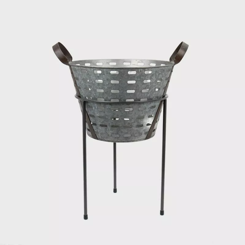 Matlock metal tripod riser with galvanised grape bucket
